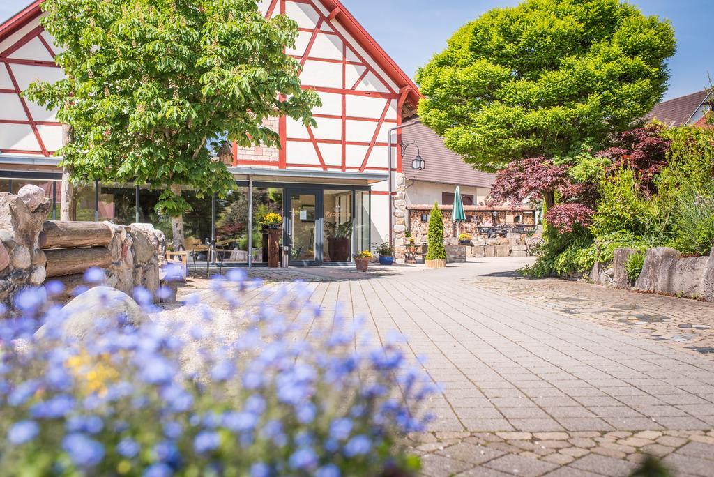 Landhotel Und Gasthof Hirsch Huettenreute Hosskirch Exterior photo