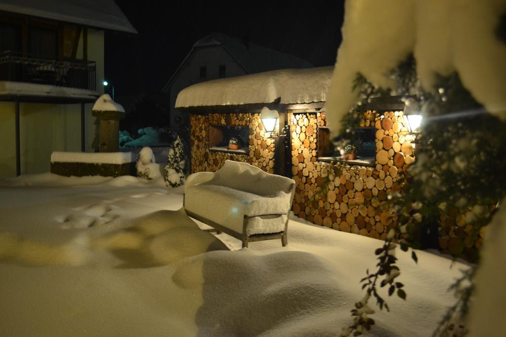 Landhotel Und Gasthof Hirsch Huettenreute Hosskirch Exterior photo